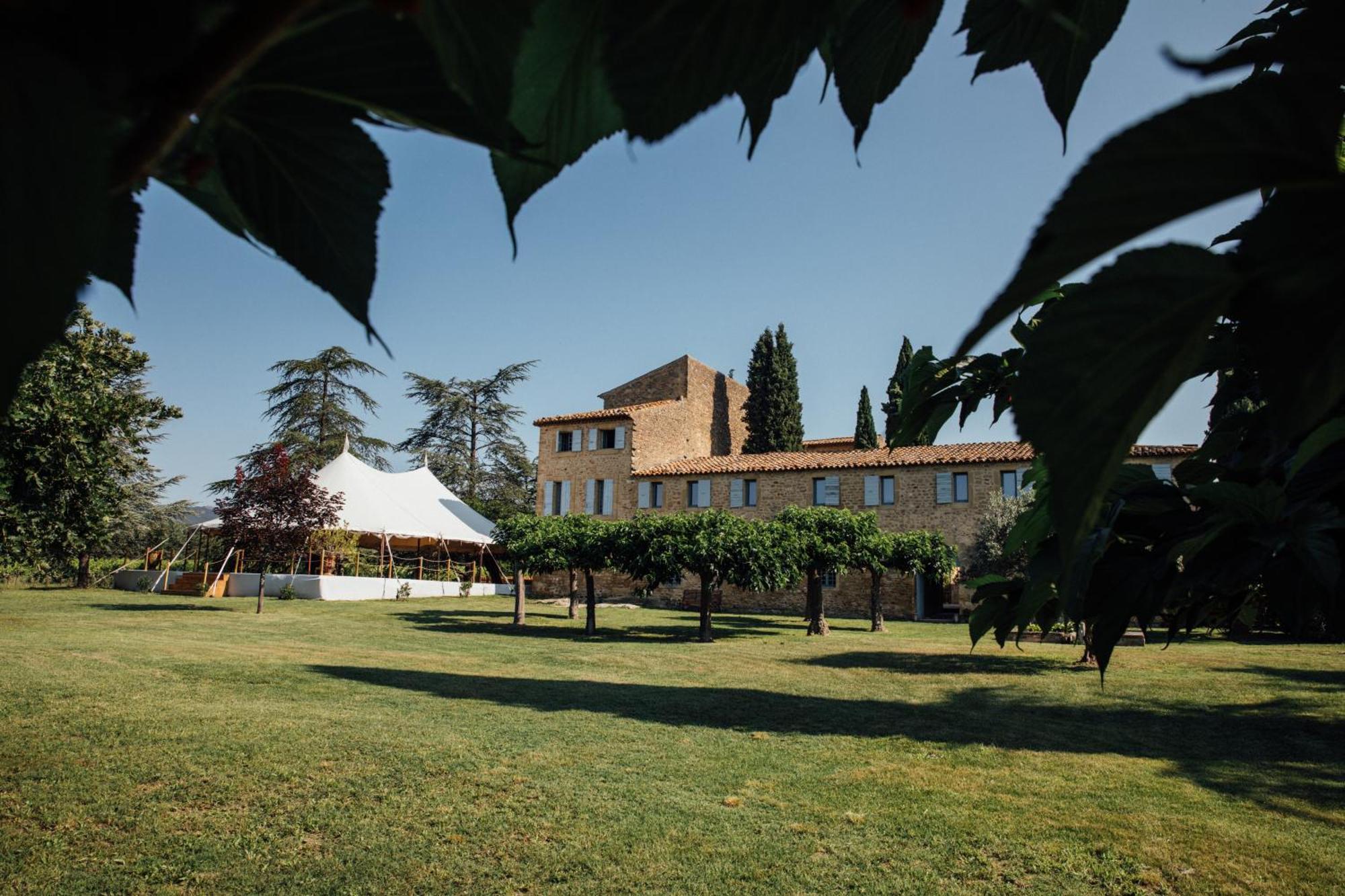Chateau Saint-Pierre De Mejans Puyvert Exterior photo