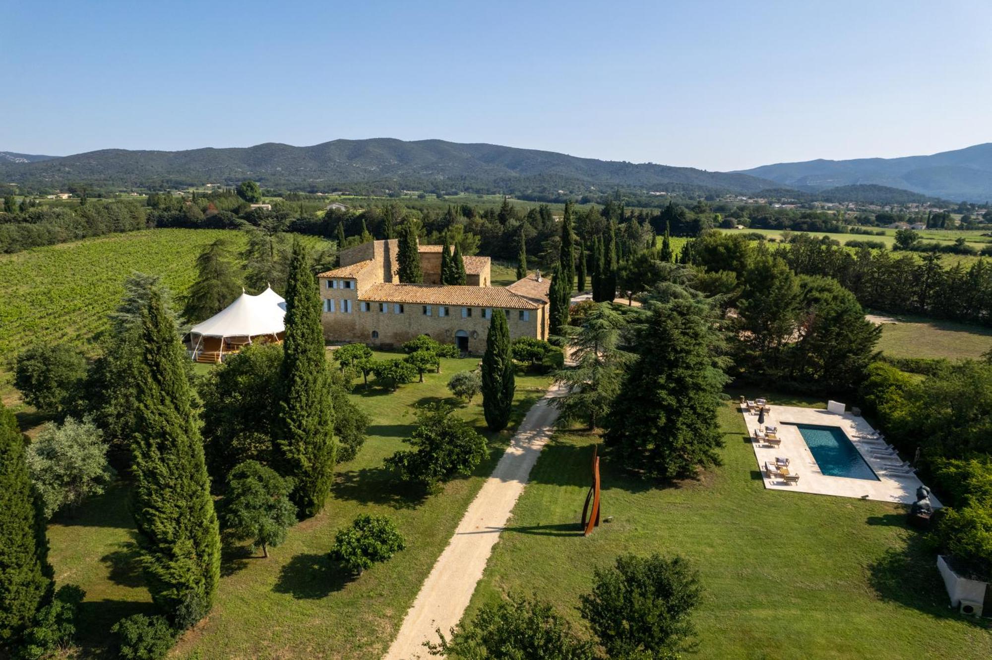Chateau Saint-Pierre De Mejans Puyvert Exterior photo