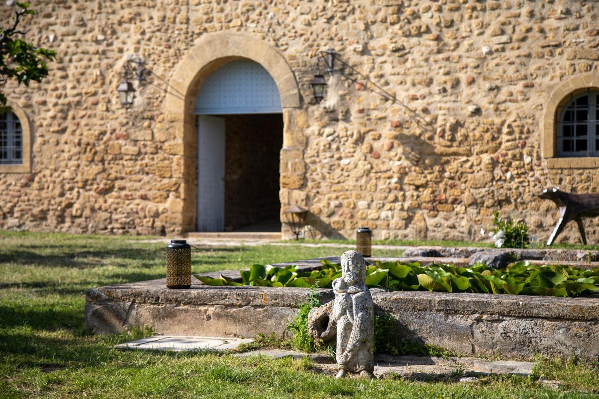 Chateau Saint-Pierre De Mejans Puyvert Exterior photo